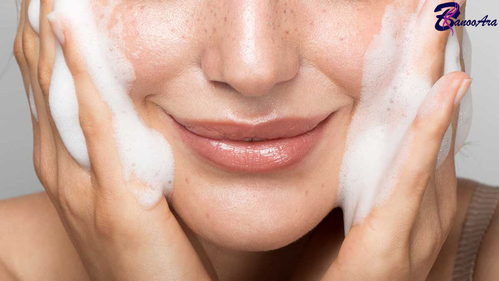 اهمیت پاکسازی پوست با شوینده‌های فومی